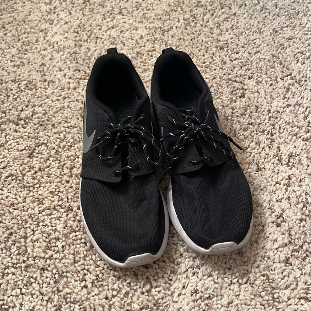🏃🏼♀️ Black Nike Roche - Picture 3 of 8